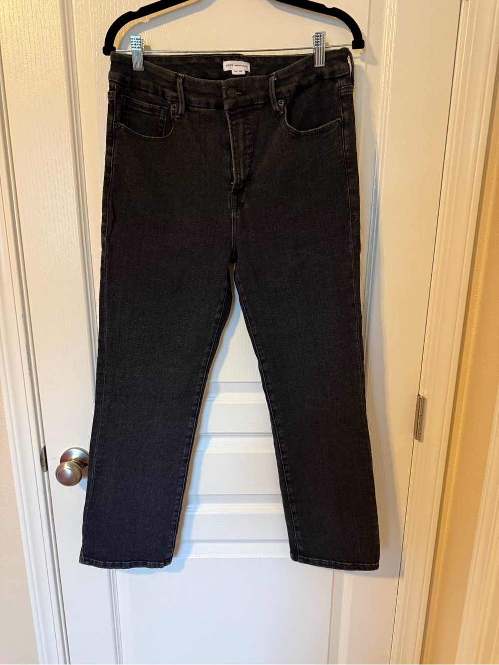 Good American Black Straight-Leg Jeans